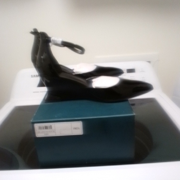 NWT Aerosoles Women's ISRA Black Patent Wedge Pump - Picture 1 of 5
